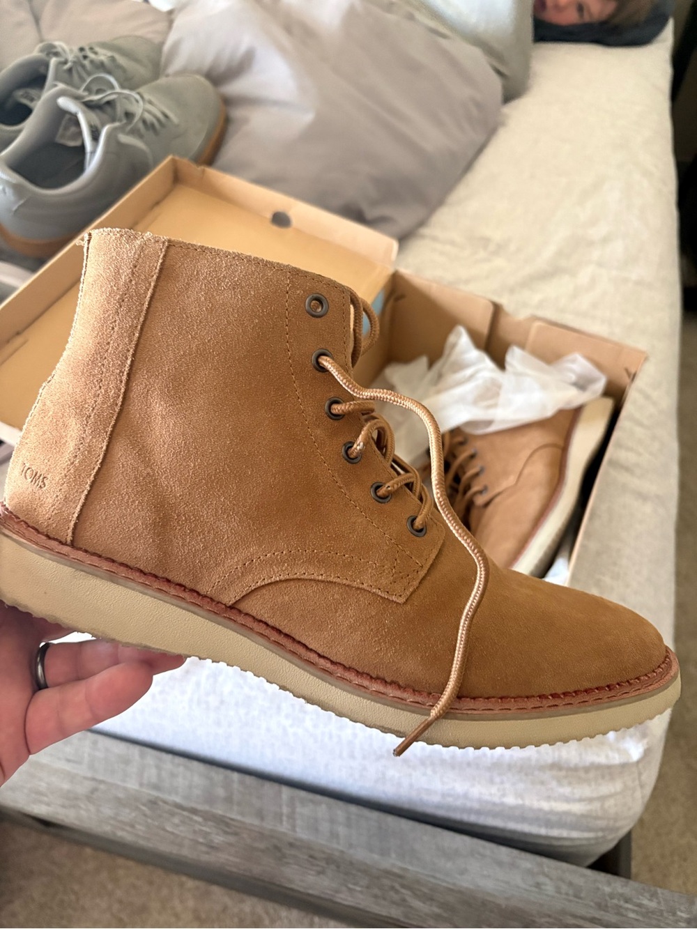 Toms Men's Suede Chukka Boots - Tan